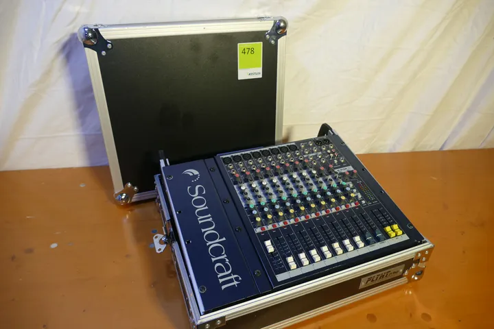 Soundcraft EPM 8 Mischpult in Case